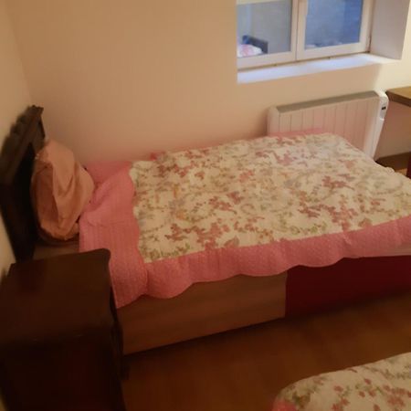 Apartamento Chic Et Relax Montmarault Exterior foto